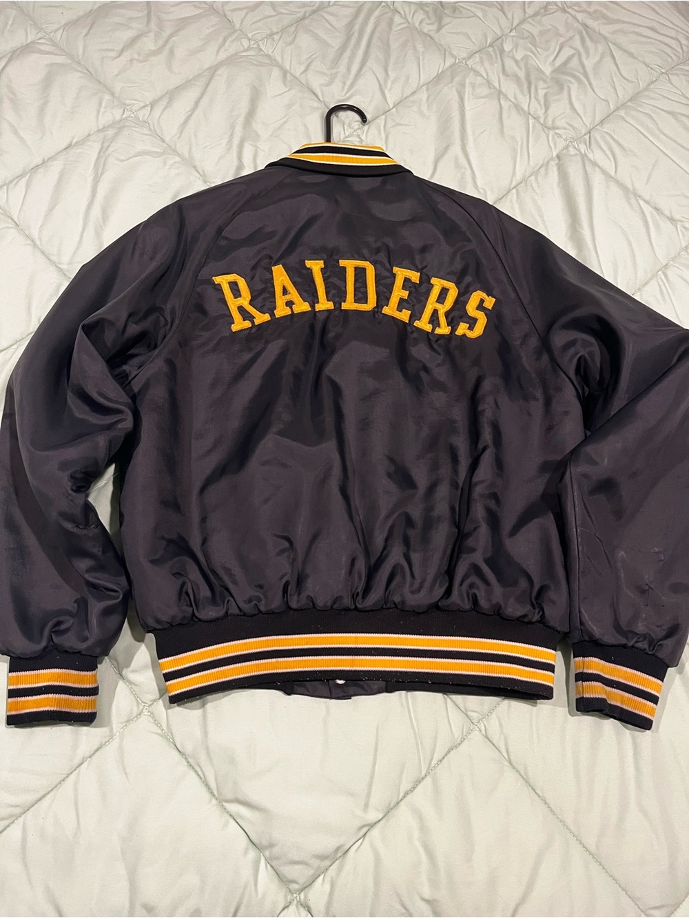 Vintage 1980s Raiders satin bomber jacket, Med